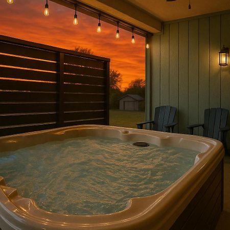 Modern Pigeon Forge Gem Near Dollywood, Gatlinburg & Smokies - 2 Mins To Pkwy & Strip, Hot Tub, Fire Pit, Cable, Hi-Speed Wifiヴィラ エクステリア 写真