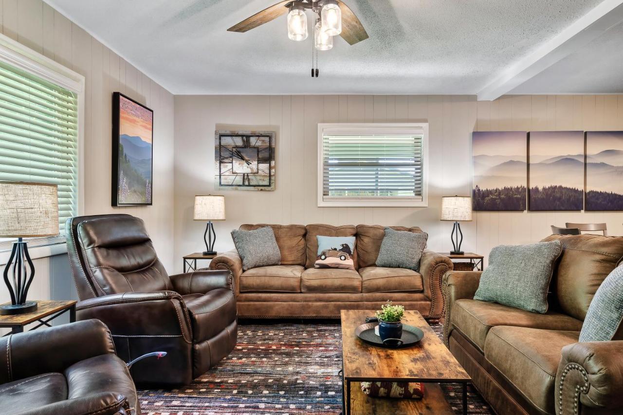 Modern Pigeon Forge Gem Near Dollywood, Gatlinburg & Smokies - 2 Mins To Pkwy & Strip, Hot Tub, Fire Pit, Cable, Hi-Speed Wifiヴィラ エクステリア 写真