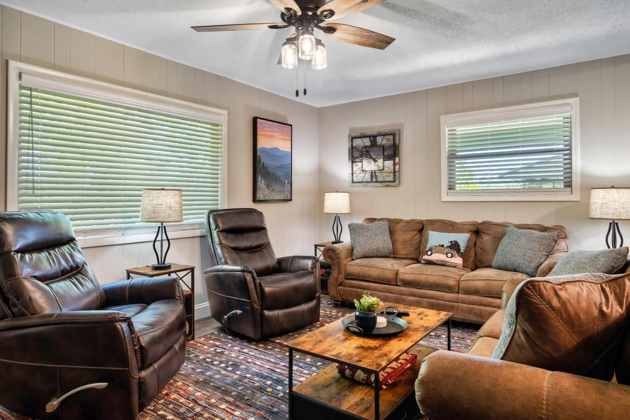 Modern Pigeon Forge Gem Near Dollywood, Gatlinburg & Smokies - 2 Mins To Pkwy & Strip, Hot Tub, Fire Pit, Cable, Hi-Speed Wifiヴィラ エクステリア 写真