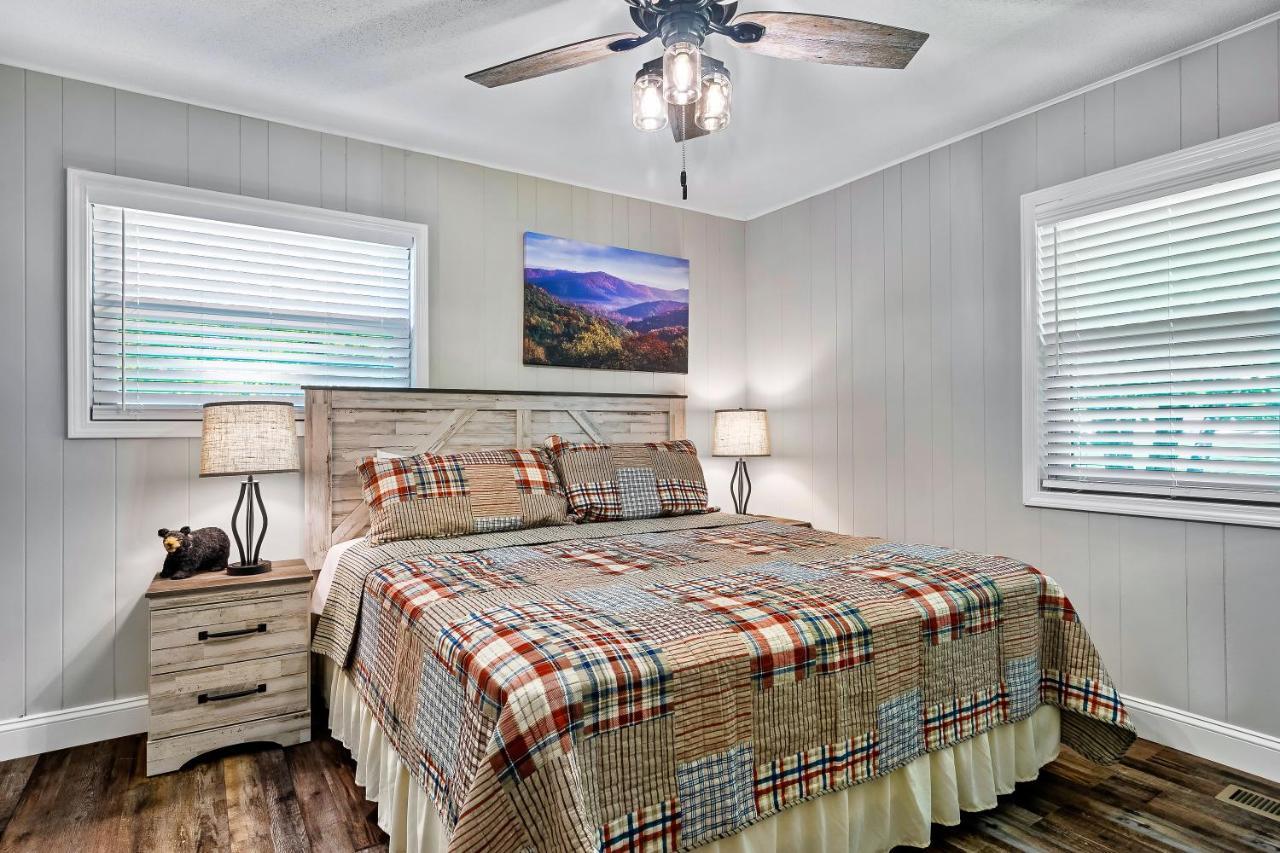 Modern Pigeon Forge Gem Near Dollywood, Gatlinburg & Smokies - 2 Mins To Pkwy & Strip, Hot Tub, Fire Pit, Cable, Hi-Speed Wifiヴィラ エクステリア 写真