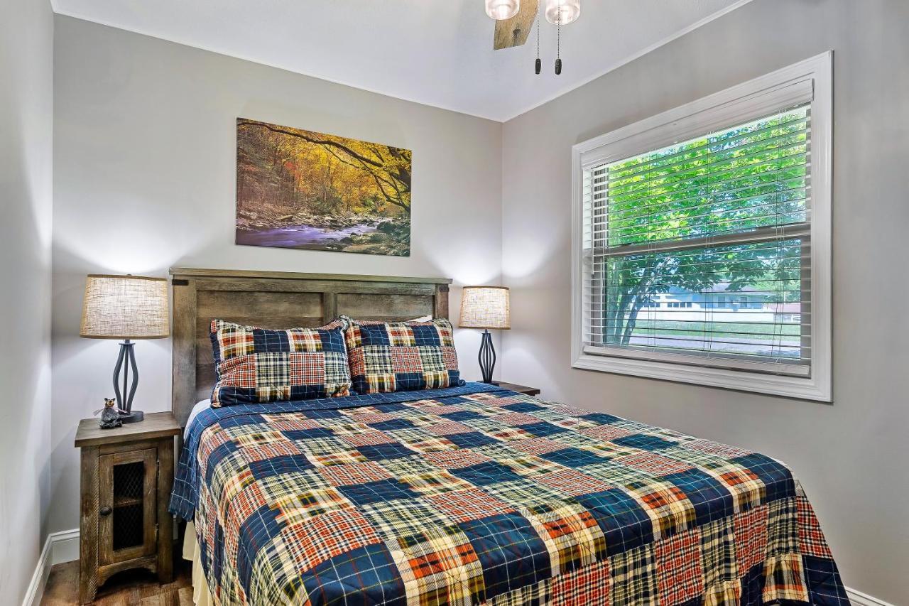 Modern Pigeon Forge Gem Near Dollywood, Gatlinburg & Smokies - 2 Mins To Pkwy & Strip, Hot Tub, Fire Pit, Cable, Hi-Speed Wifiヴィラ エクステリア 写真
