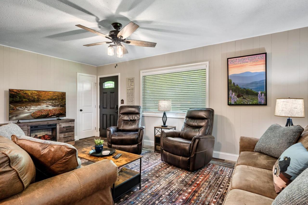 Modern Pigeon Forge Gem Near Dollywood, Gatlinburg & Smokies - 2 Mins To Pkwy & Strip, Hot Tub, Fire Pit, Cable, Hi-Speed Wifiヴィラ エクステリア 写真