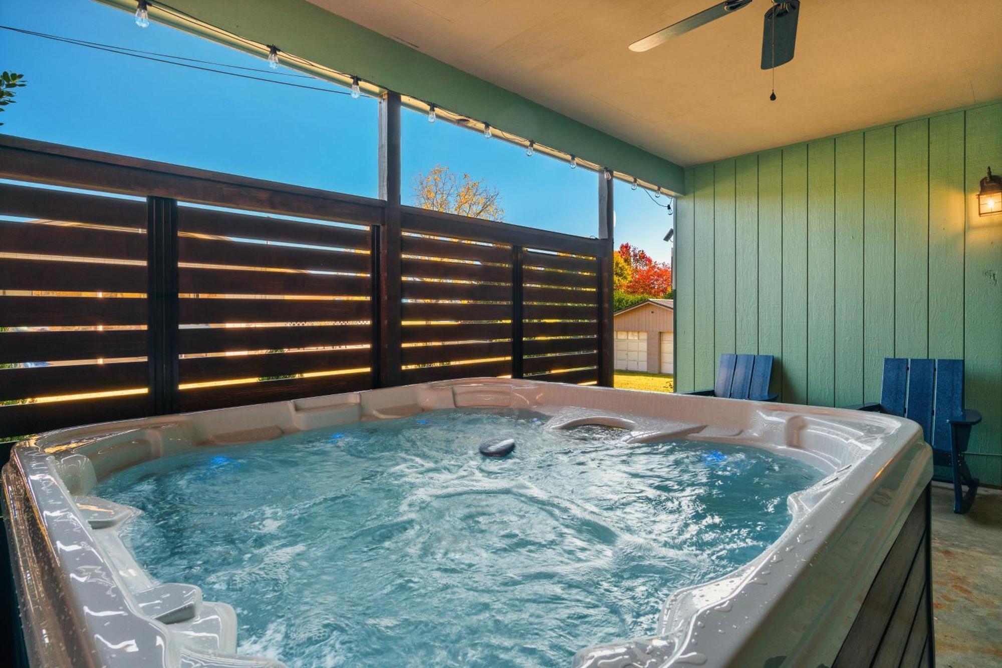 Modern Pigeon Forge Gem Near Dollywood, Gatlinburg & Smokies - 2 Mins To Pkwy & Strip, Hot Tub, Fire Pit, Cable, Hi-Speed Wifiヴィラ エクステリア 写真